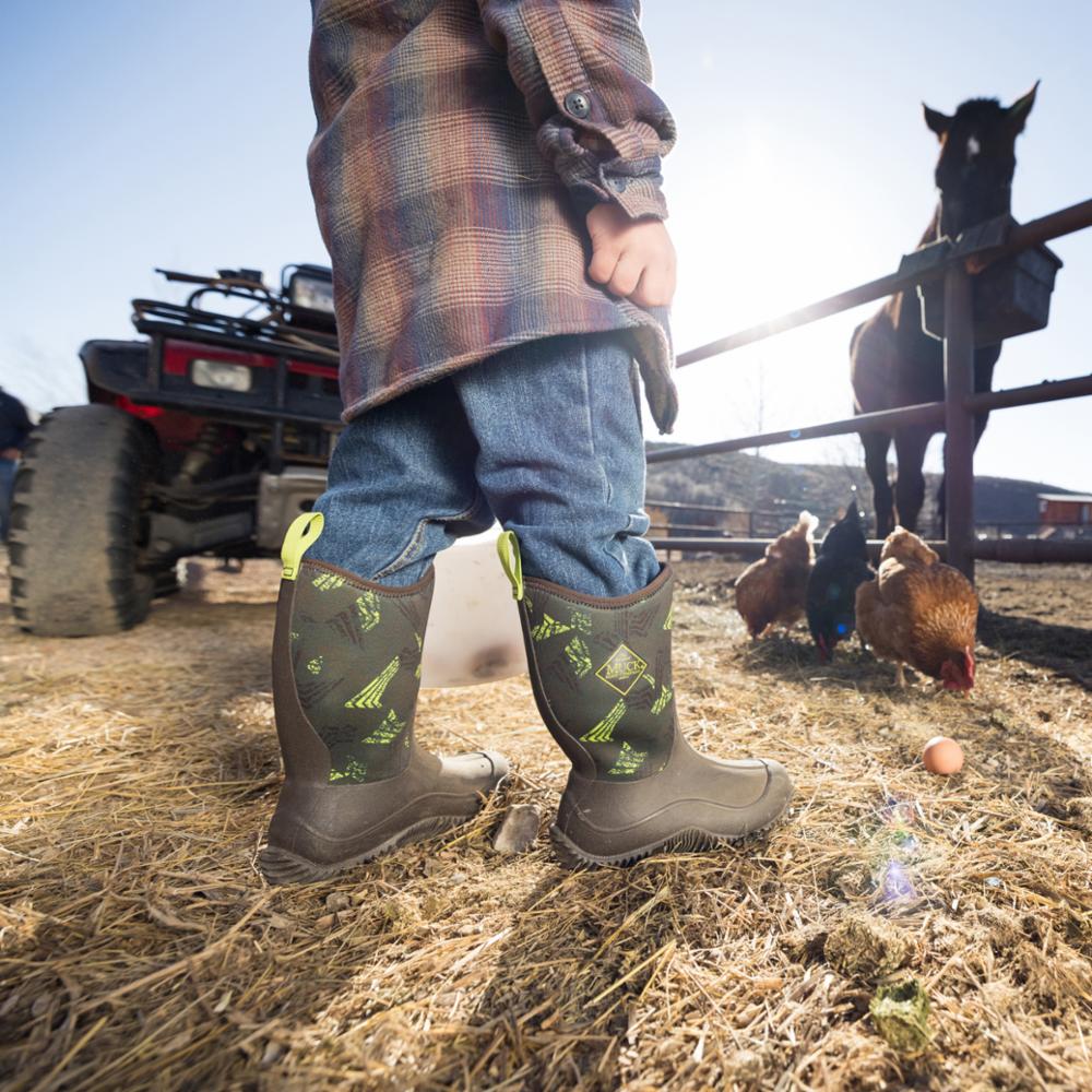 Kids black muck outlet boots